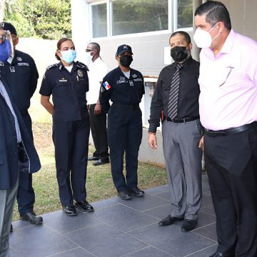 Director general del IMELCF visita el Laboratorio de Biología Molecular y Genética Forense