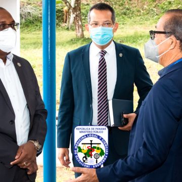 Miembros de la Junta Directiva visitan Laboratorio de Gamboa