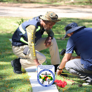 Fundación de Antropología Forense de Guatemala recibe Muestras Biológicas de víctimas de La Invasión del 20 de Diciembre de 1989