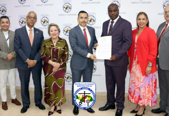 Nuevo Director General del IMELCF toma posesión