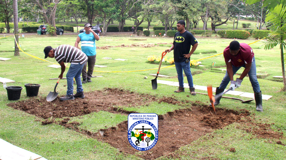Exhumaciones en el cementerio Jardín de Paz Exhumaciones en el cementerio Jardín de Paz