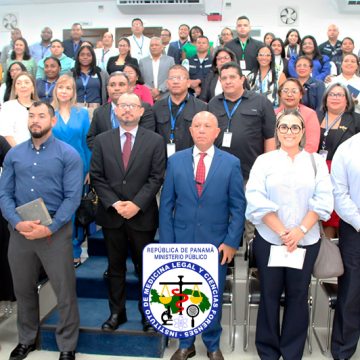 Funcionarios del IMELCF se capacitan en Ética y Aplicación del Código de Conducta