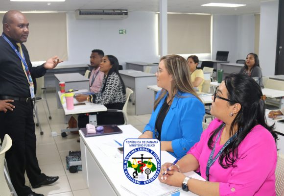 Capacitan a fiscales del Ministerio Público