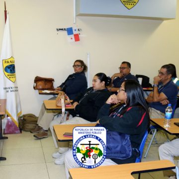IMELCF capacita a personal aduanero sobre inspección ocular IMELCF capacita a personal aduanero sobre inspección ocular