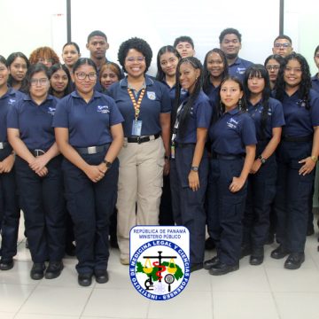 Estudiantes de práctica profesional de UDELAS visitan el IMELCF Estudiantes de práctica profesional de UDELAS visitan el IMELCF