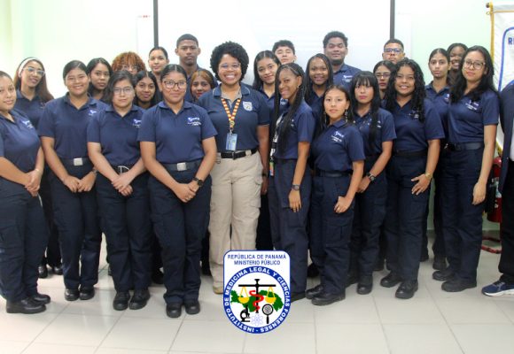 Estudiantes de práctica profesional de UDELAS visitan el IMELCF Estudiantes de práctica profesional de UDELAS visitan el IMELCF