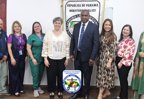 Director General del IMELCF recibe a consultora del equipo argentino de antropología forense