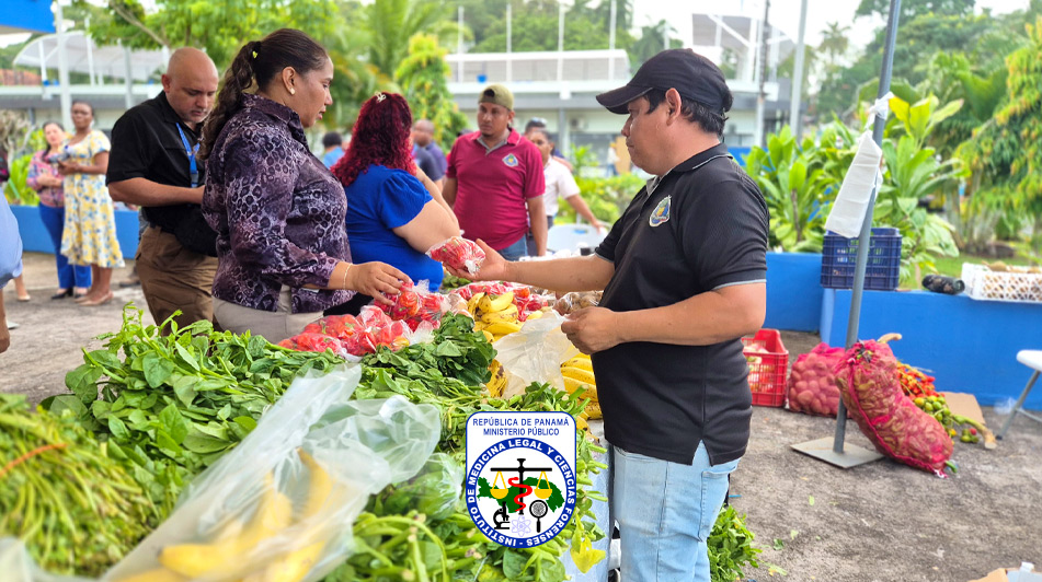 Beneficios que suman: Colaboradores del IMELCF adquieren canasta básica a precios accesibles Beneficios que suman: Colaboradores del IMELCF adquieren canasta básica a precios accesibles