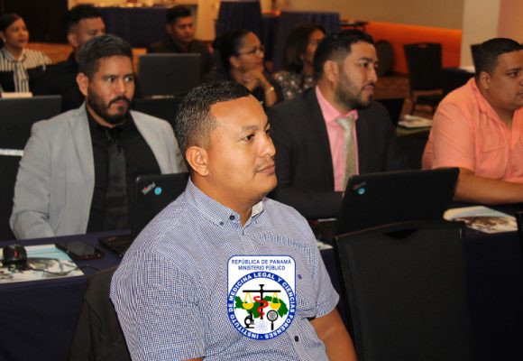 Talleres precongreso fortalecen la actualización y las capacidades profesionales de los peritos forenses Talleres precongreso fortalecen la actualización y las capacidades profesionales de los peritos forenses